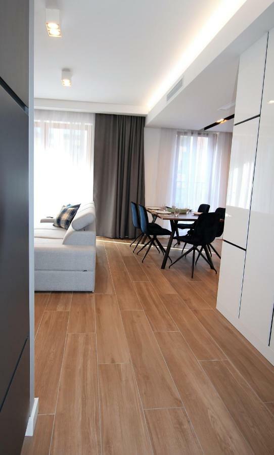 Lubicz Luxury Apartment Krasków Exterior foto